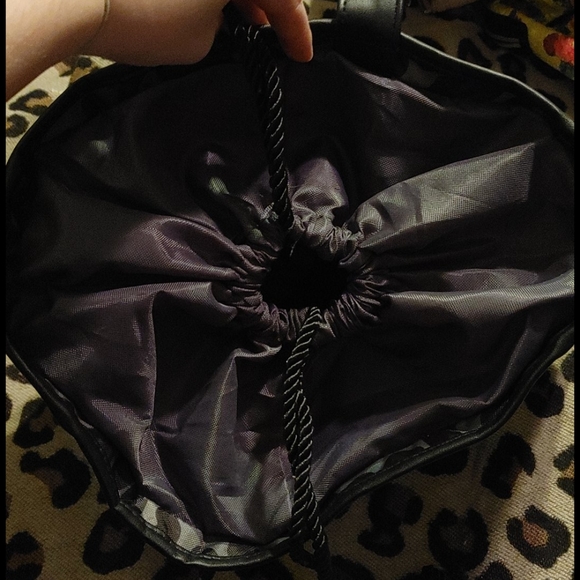 Reversible Backpack - Picture 3 of 5